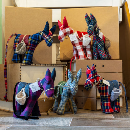 Asinelli di Civita in stoffa con sella