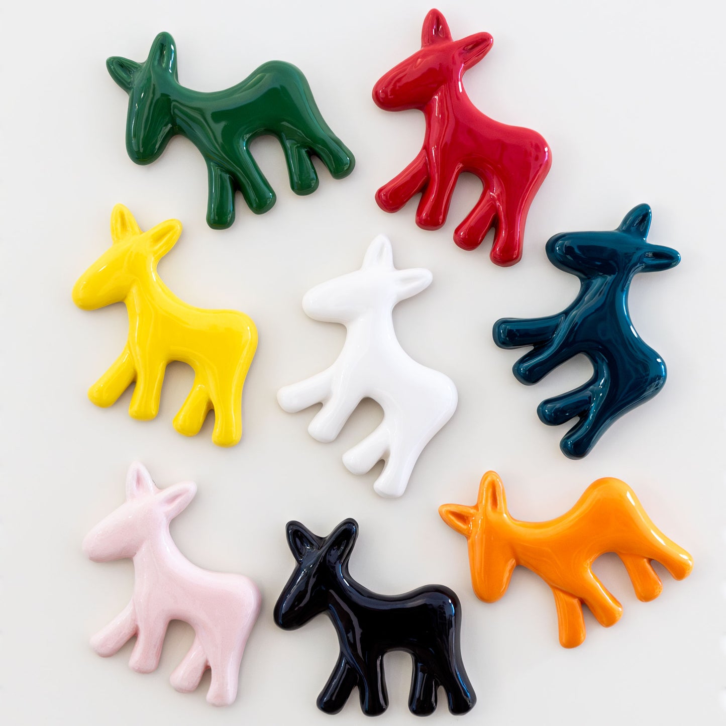 Calamita con asinello di Civita in ceramica