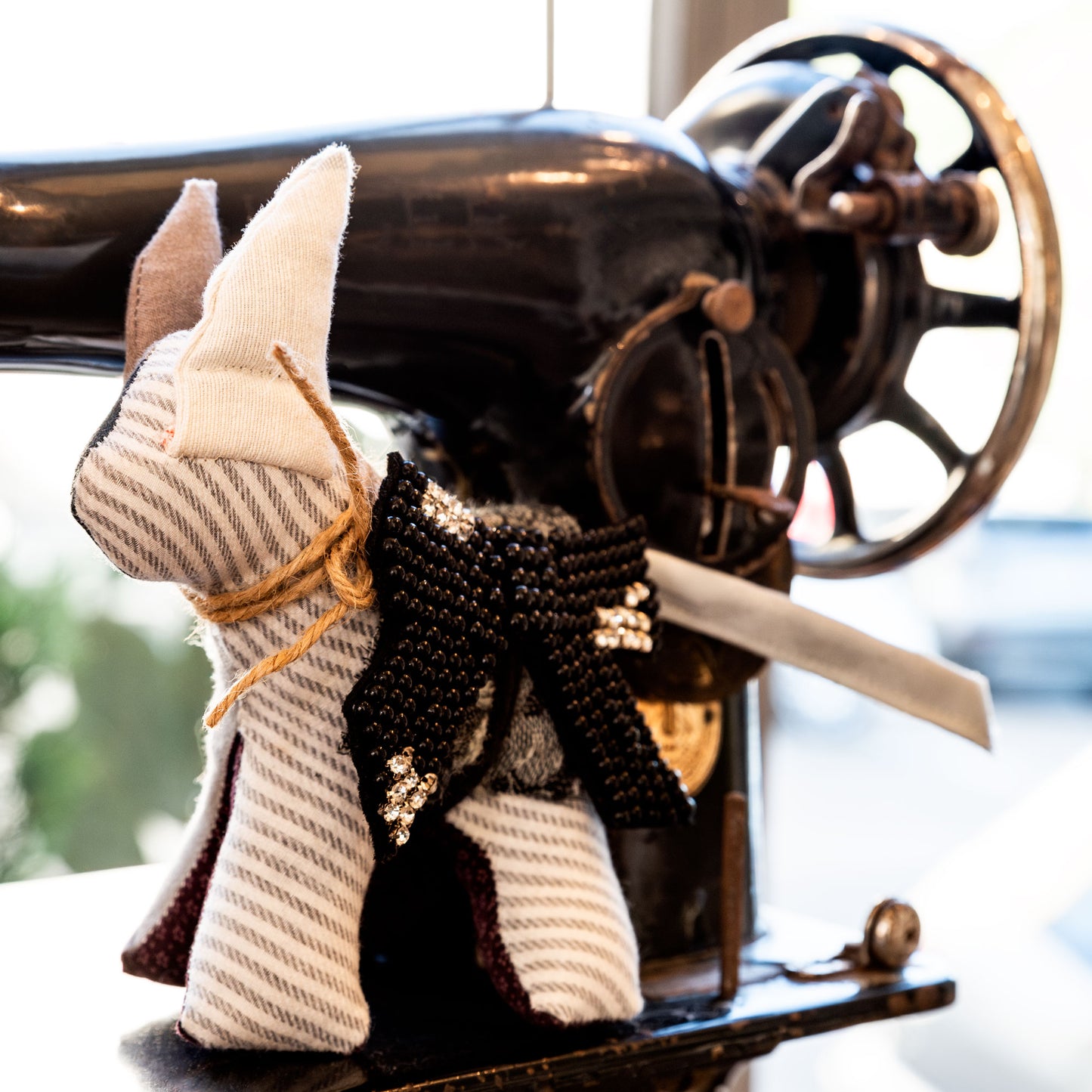 Asinello di Civita in stoffa piccolo con sella